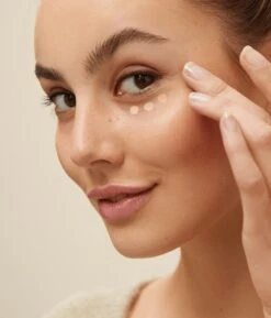 NIVEA 4005900853578 Oogconcealermake-up 4 Ml -Maybelline Winkel 1027x1200