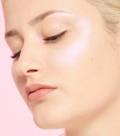 L’Oréal Paris 01 Iconoc Glow Highlighter - Poeder Highlighter - 9 Gr. -Maybelline Winkel 1055x1200 1