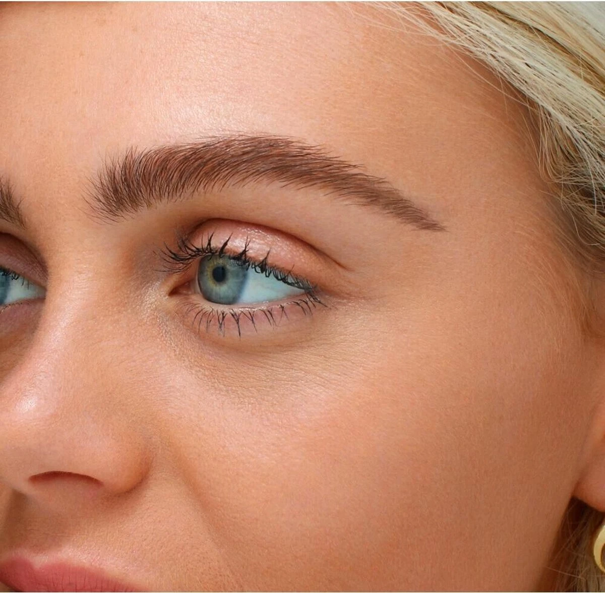 Rimmel London Brow Pro Micro Wenkbrauwpotlood - 001 Blonde 6 Rimmel London Brow Pro Micro Wenkbrauwpotlood - 001 Blonde - Afbeelding 4