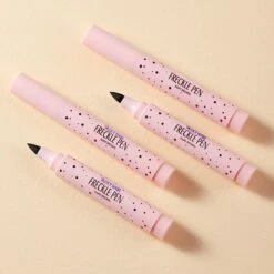 Silcky Hair Sproeten Pen - Freckle Pen - Freckles - Sproetjes Pen - Sproeten Make-up - Donker Bruin -Maybelline Winkel 1200x1200 1066