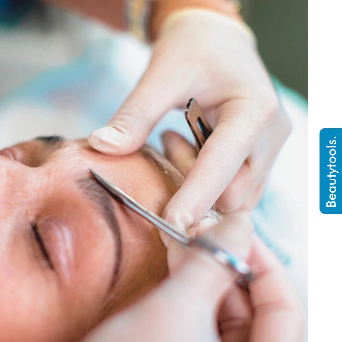 BeautyTools Wenkbrauwschaar - Wenkbrauw Trimmer - Eyebrow Scissor - Stevig Recht Snijvlak - INOX (9.5 Cm) (NS-0799) 4 BeautyTools Wenkbrauwschaar - Wenkbrauw Trimmer - Eyebrow Scissor - Stevig Recht Snijvlak - INOX (9.5 Cm) (NS-0799) - Afbeelding 2