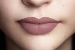 L’Oréal Paris Make-Up Designer Les Chocolats Lipstick - 842 Candy Man - Paars - Ultra Matte Lippenstift Met Chocoladegeur - 7,6 Ml -Maybelline Winkel 1200x799 2