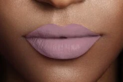 L’Oréal Paris Make-Up Designer Les Chocolats Lipstick - 842 Candy Man - Paars - Ultra Matte Lippenstift Met Chocoladegeur - 7,6 Ml -Maybelline Winkel 1200x801 3