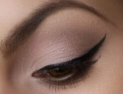 INGLOT AMC Eyeliner Gel - 77 | Eyeliner Zwart Waterproof | Zwarte Eyeliner Gel -Maybelline Winkel 1200x914