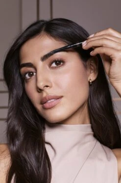 Max Factor Real Brow Fill & Shape Wenkbrauwpotlood - 02 Soft Brown 16 Max Factor Real Brow Fill & Shape Wenkbrauwpotlood - 02 Soft Brown -Maybelline Winkel 799x1200 2