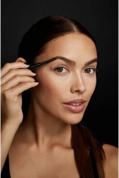 Maybelline Brow Satin Wenkbrauwpotlood - 05 Black Brown -Maybelline Winkel 806x1200 2